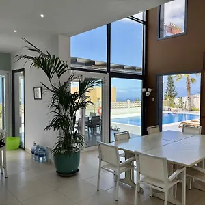 https://casa-flamboyant.adeje-hotels.com